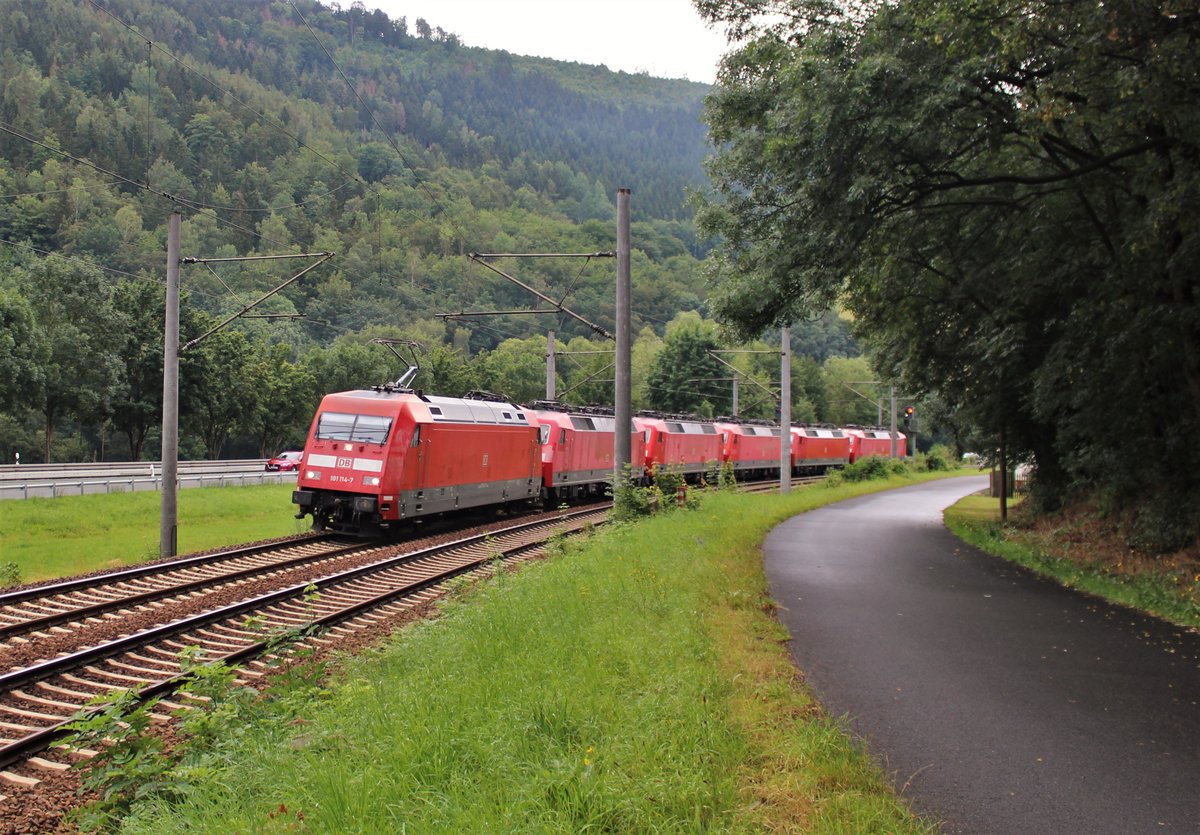 am 16.07.20 fuhr 101 114 die 120 123, 120 119, 120 104, 120 132 und 120 146 durch Hockeroda nach Leipzig ins Stillstandsmanagement.