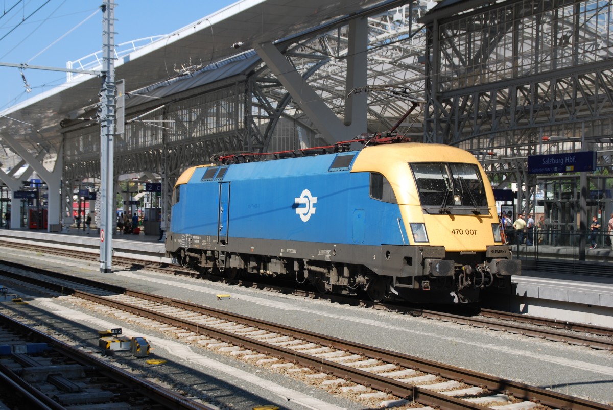 Am 16.07.2013 brachte der ungarische Taurus 470 007-0 einen österreichischen Personenzug bis nach Salzburg. Hier wurde dieser im Bahnhof deponiert und der Taurus verschwand auf dem Betriebshof der ÖBB. 