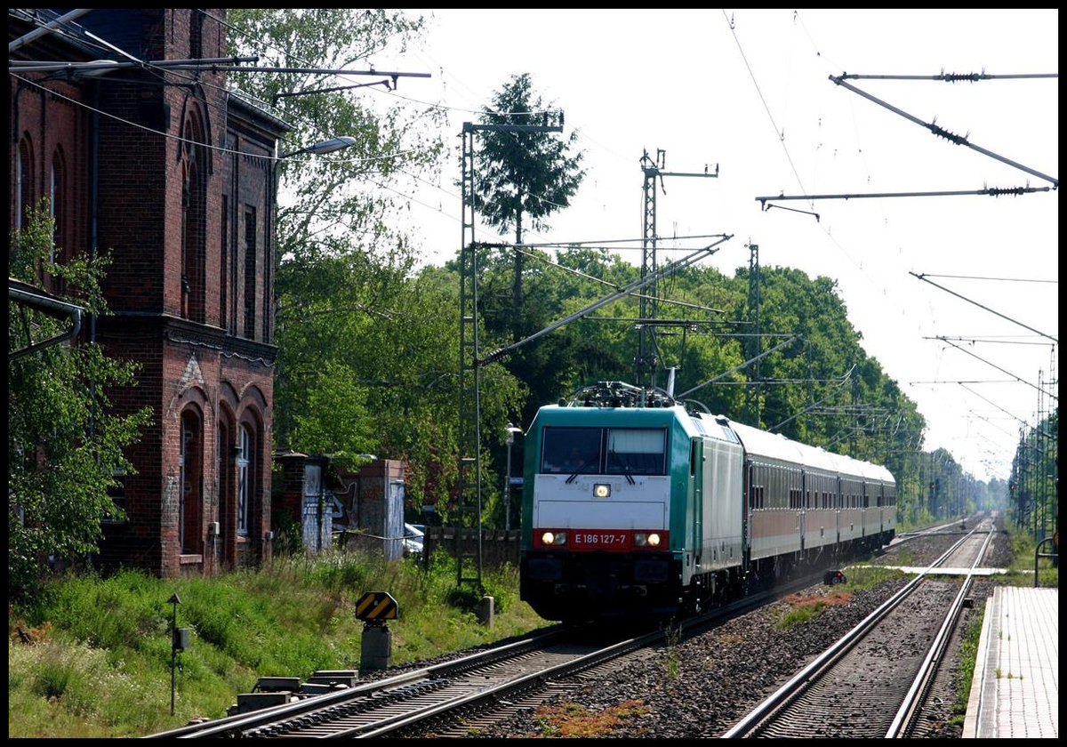 Am 16.5.2007 kam die E 186127 mit einer RB Garnitur bei einer Testfahrt durch  Wusterwitz.