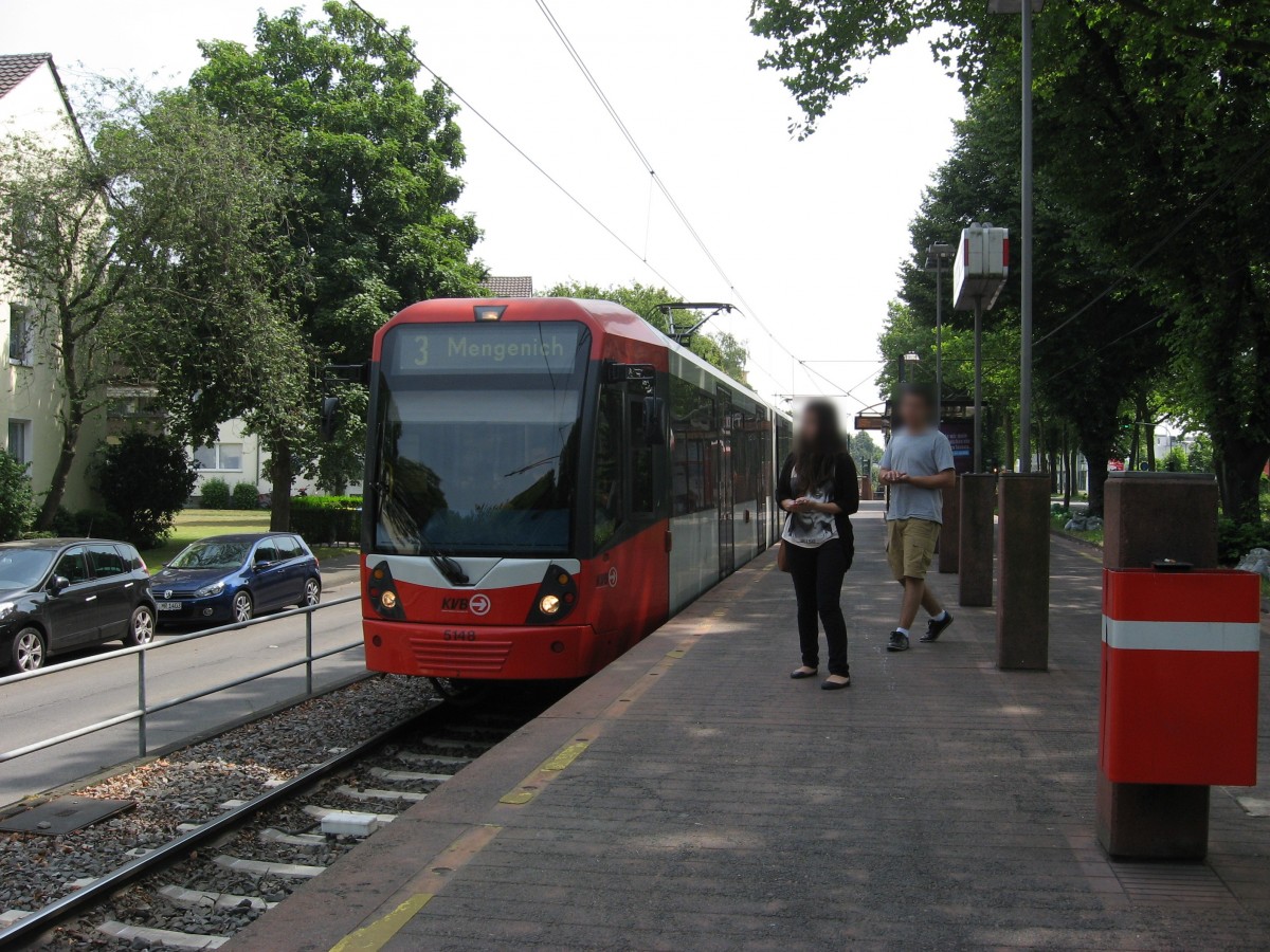 Am 16.7.13 konnte ich TW 5148 und TW 5??? als Linie 3 Fahrtrichtung Mengenich bei der Einfahrt in die Haltestelle  Wolffsohnstrae  fotografieren.