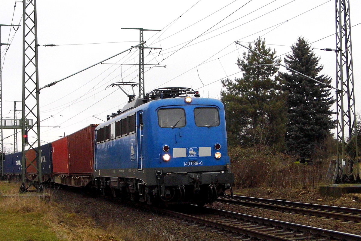 Am 17.02.2017 kam die 140 038-0 von METRANS (Press) aus Richtung Stendal und fuhr nach Magdeburg .