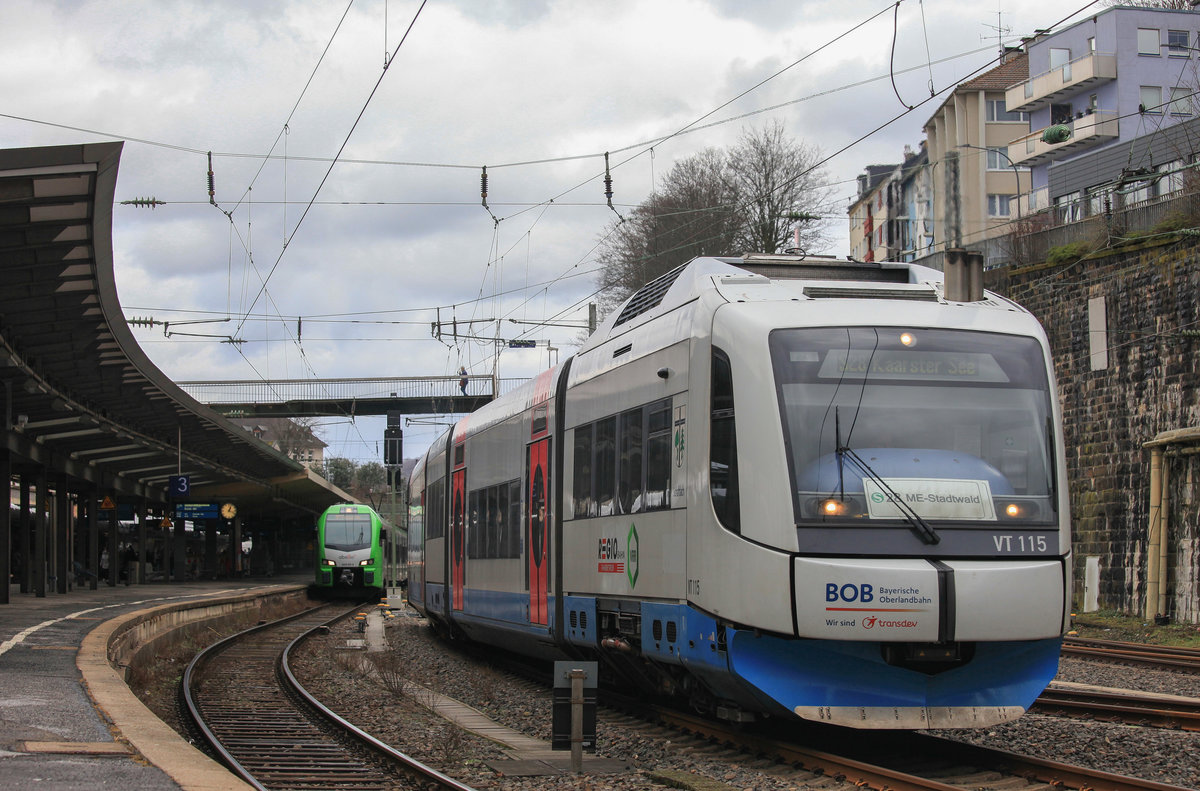 Am 17.03.2021 fuhr Regiobahn/BOBy 609 115 als S28 nach Kaarster See aus dem Wuppertaler Hbf aus. 