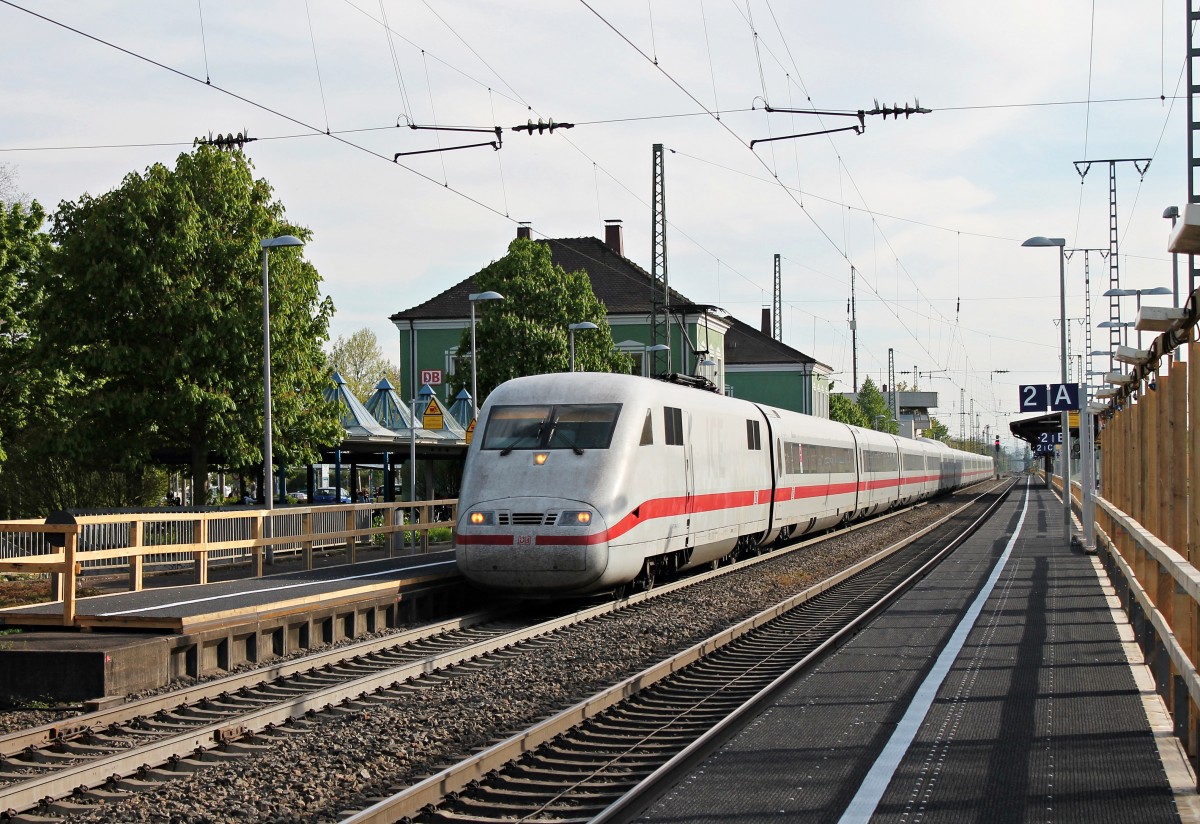 Am 17.04.2014 fuhr 401 584-8  Bruchsal  auf der Fahrt als ICE 274 (Basel SBB - Berlin Ostbahnhof) durch den Bahnhof von Badischen Müllheim gen Freiburg.