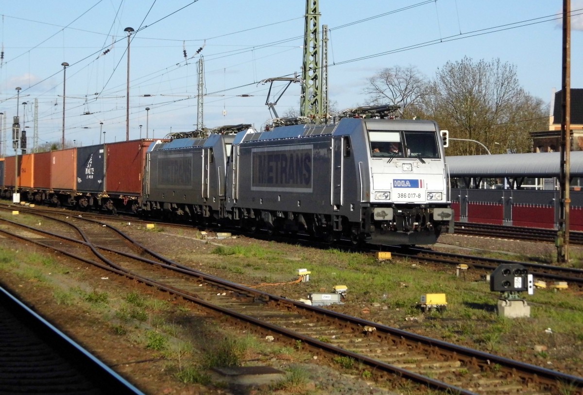 Am 17.04.2015 kamen die 386 017-8 und die 386 001-2 von der METRANS aus Richtung Magdeburg nach Stendal und fuhr weiter in Richtung Hannover .