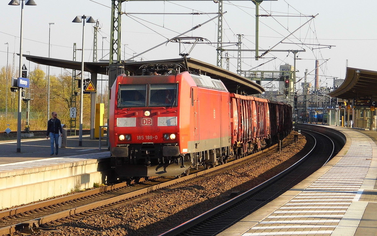 Am 17.04.2019 kam die 185 188-0 von  DB Cargo Deutschland AG, aus Richtung Berlin nach Wittenberge und fuhr weiter in Richtung  Hamburg  .