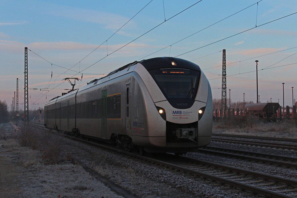 Am 17.12.2016 fährt die MRB mit dem RE 26969 (Hof Hbf - Dresden Hbf) über die Olzmannstraße und wird gleich Zwickau (Sachs) Hbf erreichen.