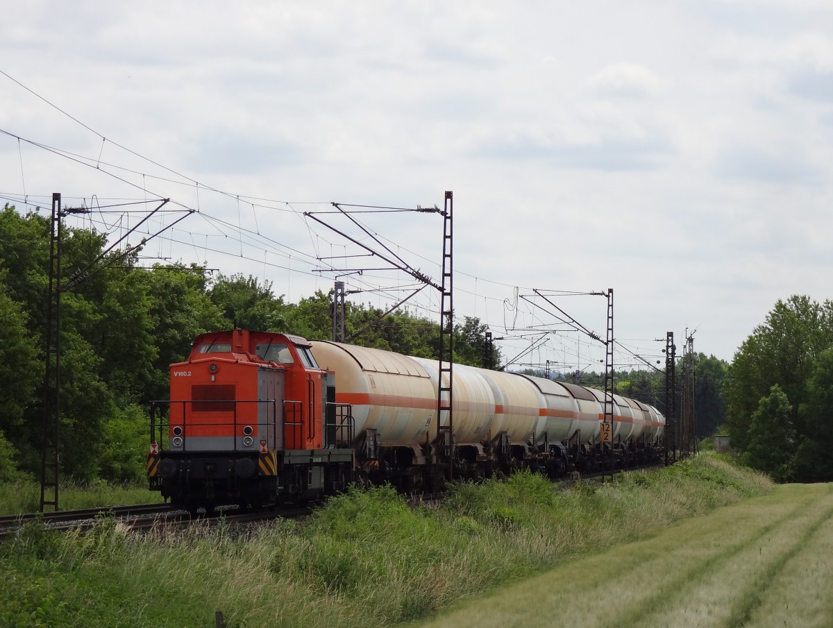 Am 17.6.14 hing V160.2 alias 203 014 der LaS (Logistik auf Schienen, Duisburg) am Ende eines von der IGE 185 406 geführten Güterzuges. 
Aufgenommen bei Thüngersheim. 