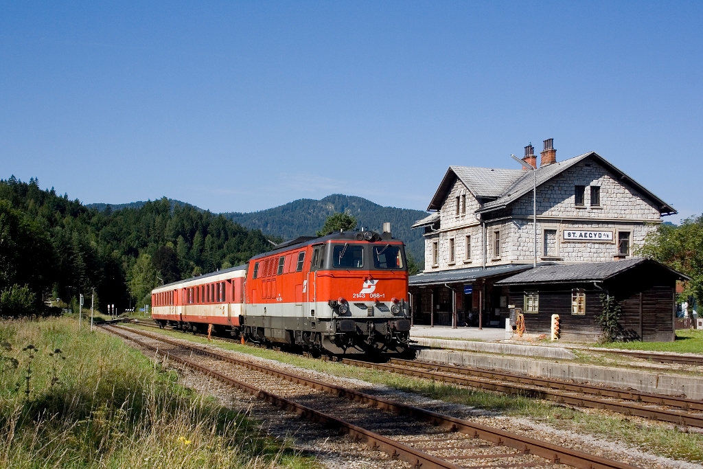 Am 18. August 2010 ist 2143 068 mit dem  Radtramper Traisental  in St. Aegyd am Neuwalde zu sehen.