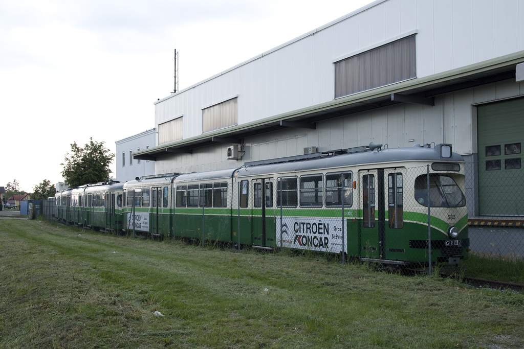 Am 18. Mai 2016 stehen TW 583, TW 279 sowie TW 278 in Graz Straßgang und warten auf den Abtransport nach Brăila (Rumänien), wo sie hoffentlich ein neues Leben bekommen werden.