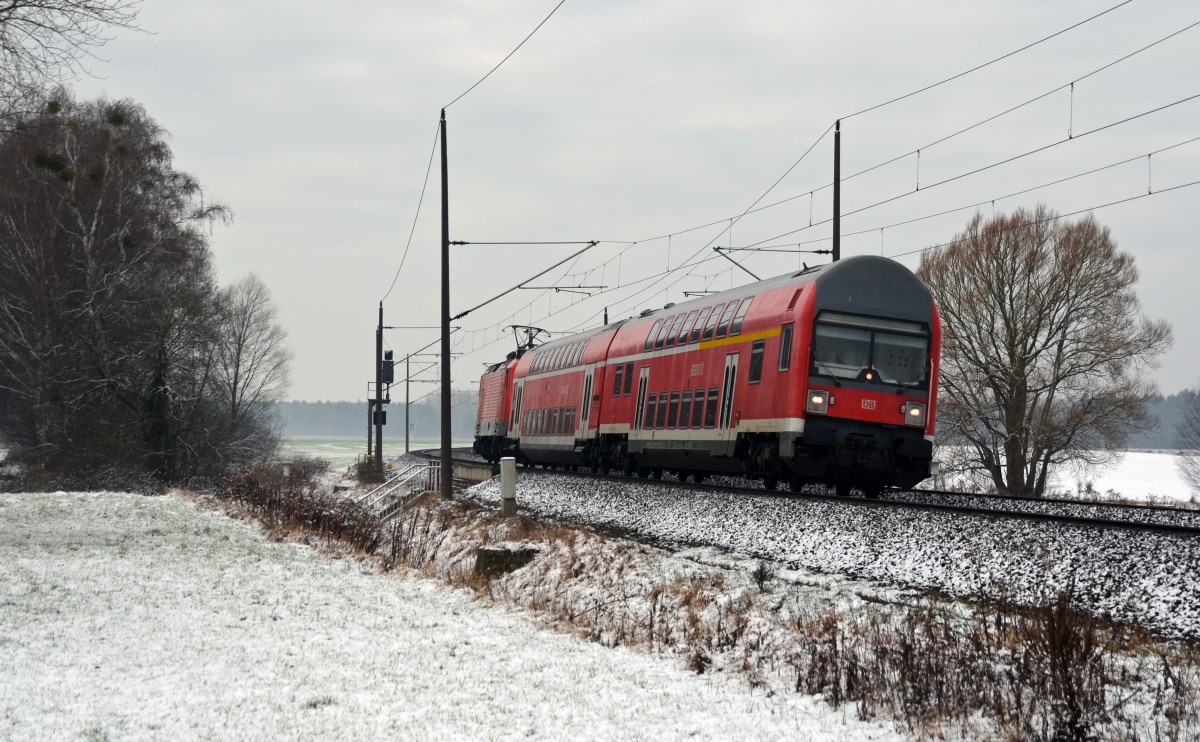 Am 18.02.16 erreicht eine RB aus Bitterfeld in Kürze den Haltepunkt Burgkemnitz. Nach kurzem Halt ging die Fahrt weiter nach Falkenberg(E). Am Ende schob 114 028.