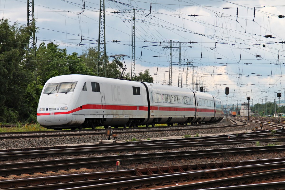 Am 18.06.2016 fuhr 401 508-7  Lichtenfels  am Rangierbahnhof von Koblenz Lützel vorbei, als sie aus Richtung Weißenthurm gen Hauptbahnhof fuhr.