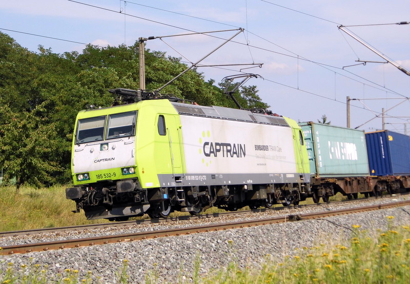 Am 18.07.2014 kam die 185 532-9 von CAPTRAIN aus der Richtung Stendal und fuhr nach Wittenberge . 