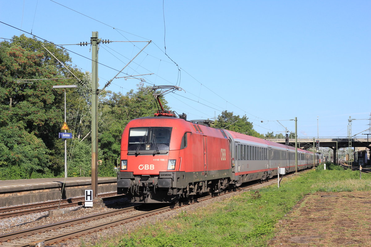 Am 18.09.2019 fährt 1116 168 mit EC 113 durch Stuttgart-Obertürkheim. 