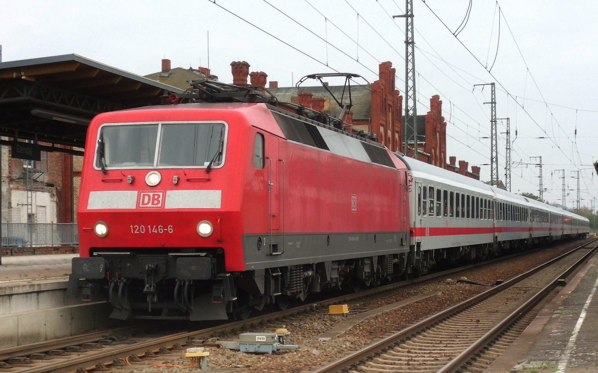 Am 18.10.2015 kam 120 146 mit ihrem IC 1919 aus Berlin nach Stendal und fuhr weiter in Richtung Hannover.Ziel des Zuges ist Köln Hbf.