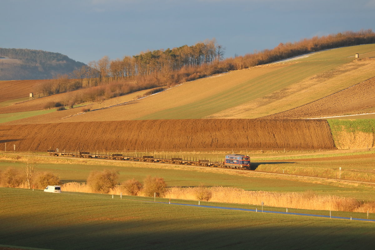 Am 18.1.2018 war die Regiobahn 2143.062 (Blaue Elise) auf der Strecke 181 (Korneuburg-Ernstbrunn) mit einem leer Güterzug unterwegs!
