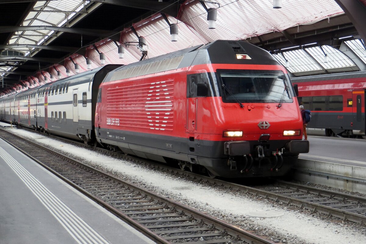 Am 19 September 2021 rollt 460 022 in Zürich HB ein.
