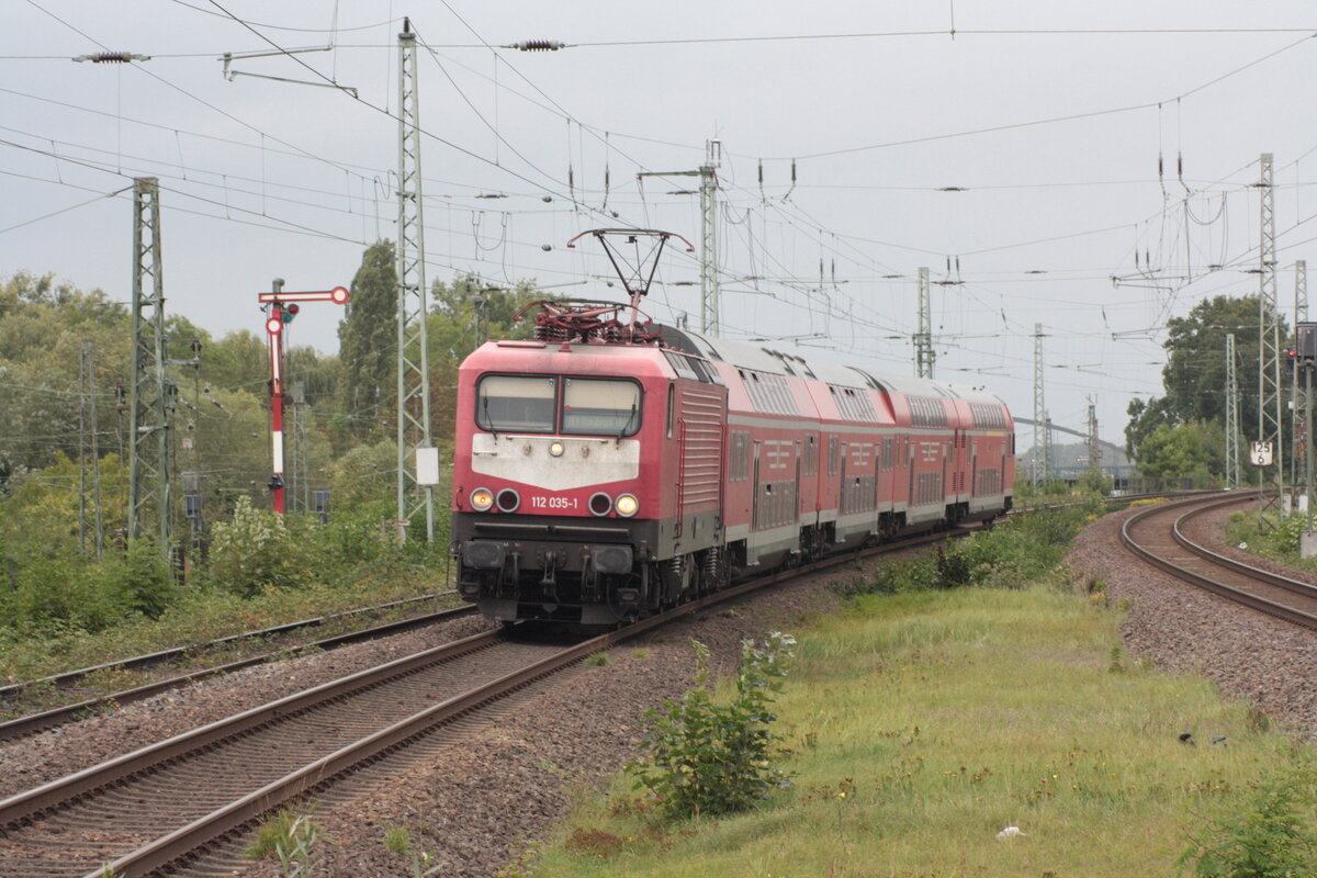 Am 19. September 2026 zog 112 035-1 ihren Regionalexpress durch Bremen Walle nach Osnabr�ck Hbf.