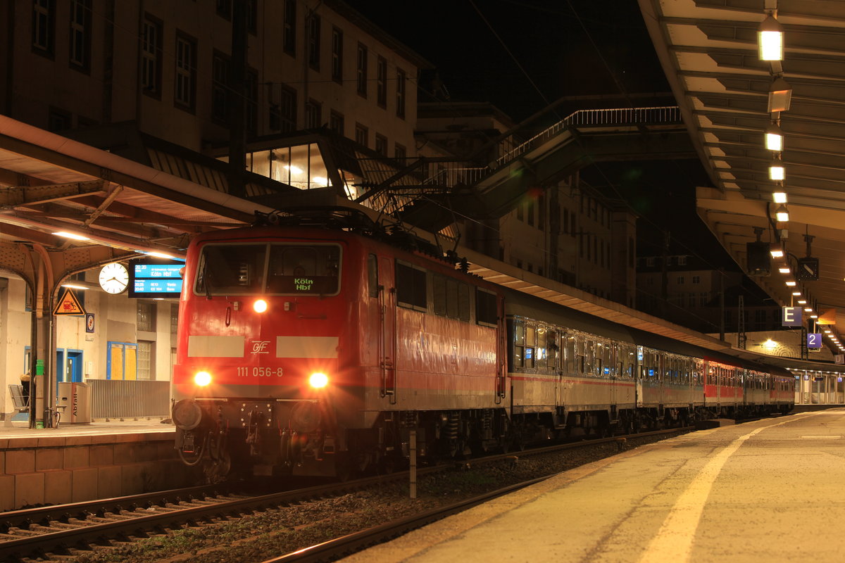 Am 19.03.2021 stand GfF 111 056 mit der RB48 nach Köln Hbf im Wuppertaler Hbf. 
