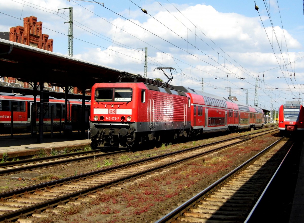 Am 19.05.2015 kam die 143 072-7 von der DB aus Richtung Magdeburg nach Stendal und fuhr weiter in Richtung Wittenberge .