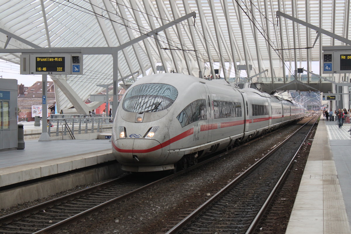 Am 19.08.2016 steht ICE14 Köln - Brüssel abfahrbereit im Bahnhof von Lüttich.