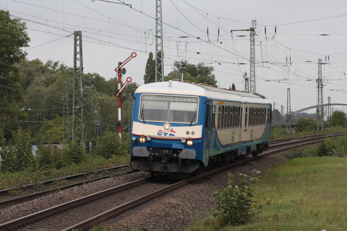 Am 19.09.2026 fuhr 628 150 der EVB als Moorexpress durch den Bahnhof Bremen Walle