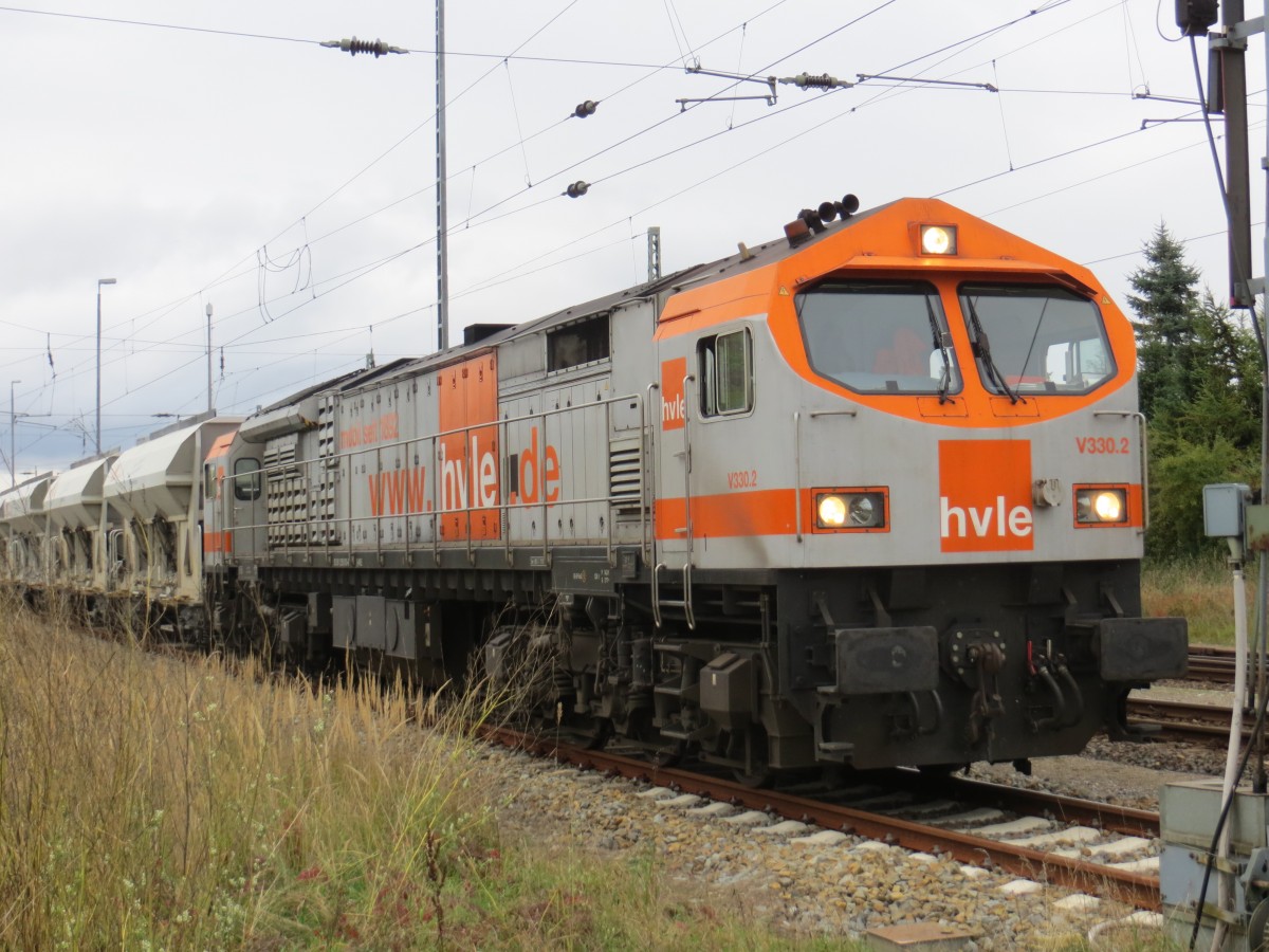 Am 19.10.2015 stand der HVLE-Tiger V 330.3 im Bahnhof Grimmen und wartete auf die Ausfahrt in Richtung Demmin. 