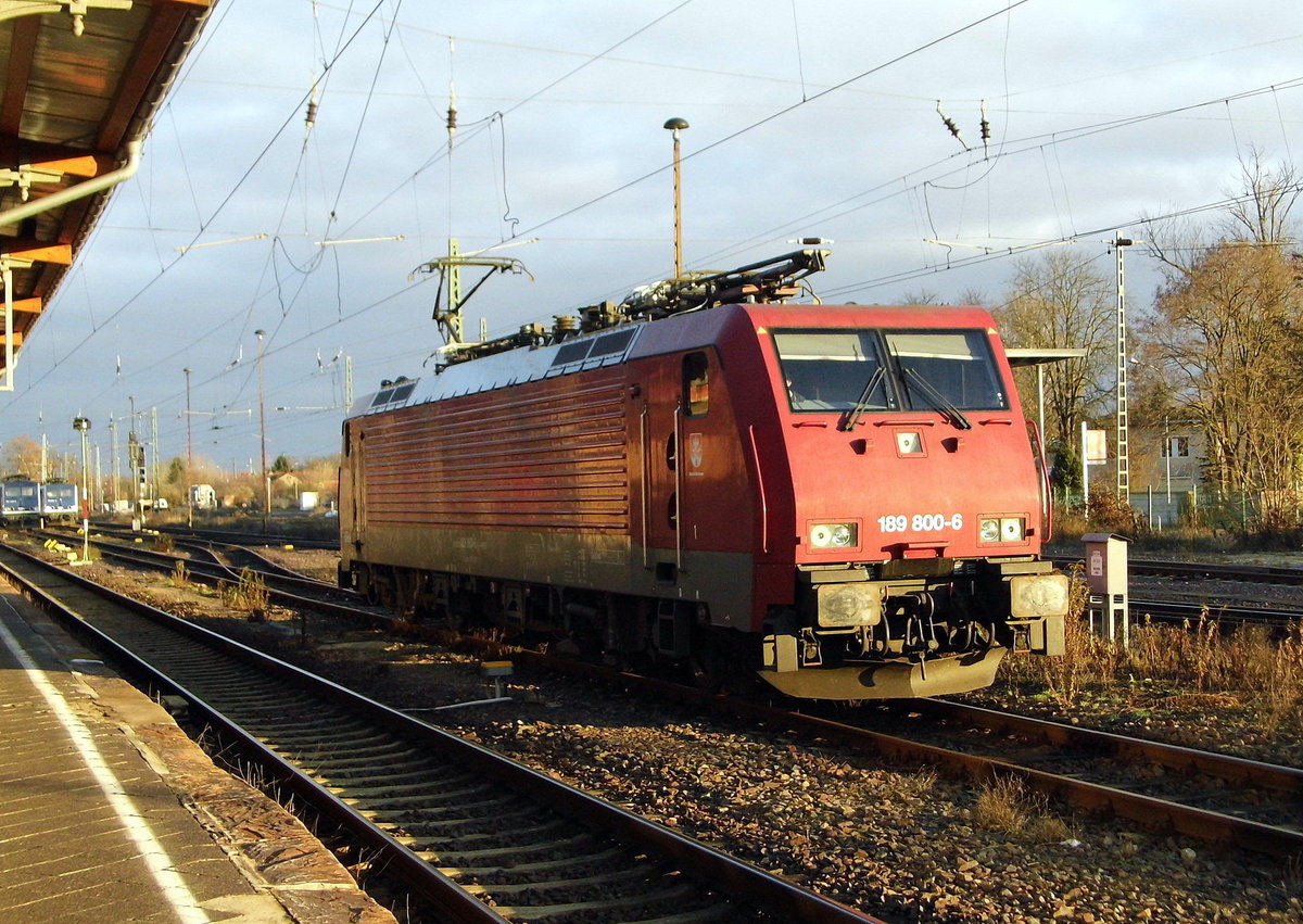 Am 19.12.2016 stand die 189 800-6 von der Press in Stendal . 