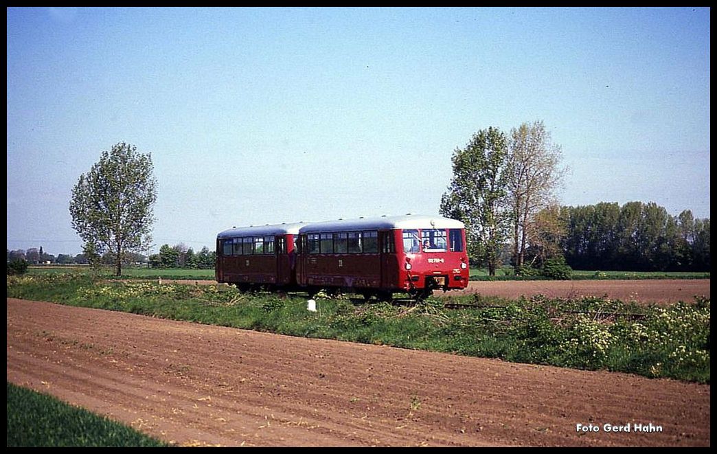 Am 19.5.1991 war Triebwagen 172752 als Zug 15465 von Blumenberg kommend um 09.09 Uhr bei Groß Börsecke unterwegs.