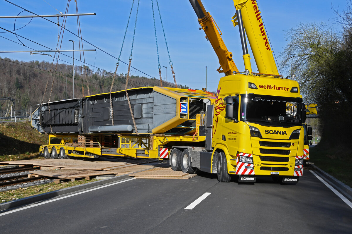 Am 20.03.2024 fand die grosse Übung Treno Nuovo vom Kantonalen Führungsstab Basel-Land im Bereich der BLT Station Lampenberg-Ramlinsburg statt. Mit dem Be 4/6 264 und einem Lastwagen wurde eine Schwere Kollision simuliert.
