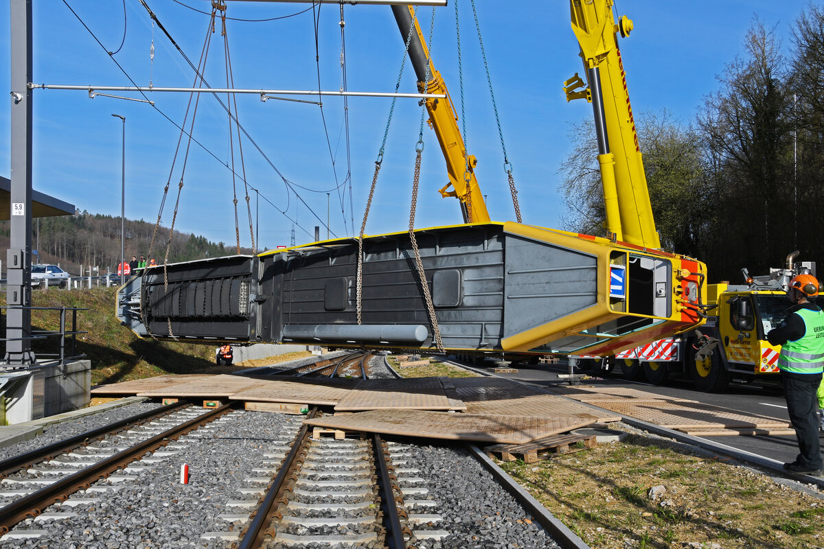 Am 20.03.2024 fand die grosse Übung Treno Nuovo vom Kantonalen Führungsstab Basel-Land im Bereich der BLT Station Lampenberg-Ramlinsburg statt. Mit dem Be 4/6 264 und einem Lastwagen wurde eine Schwere Kollision simuliert.