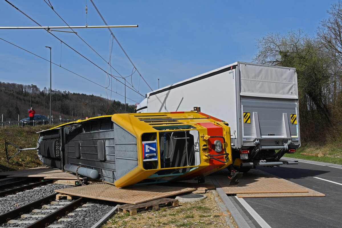 Am 20.03.2024 fand die grosse Übung Treno Nuovo vom Kantonalen Führungsstab Basel-Land im Bereich der BLT Station Lampenberg-Ramlinsburg statt. Mit dem Be 4/6 264 und einem Lastwagen wurde eine Schwere Kollision simuliert.