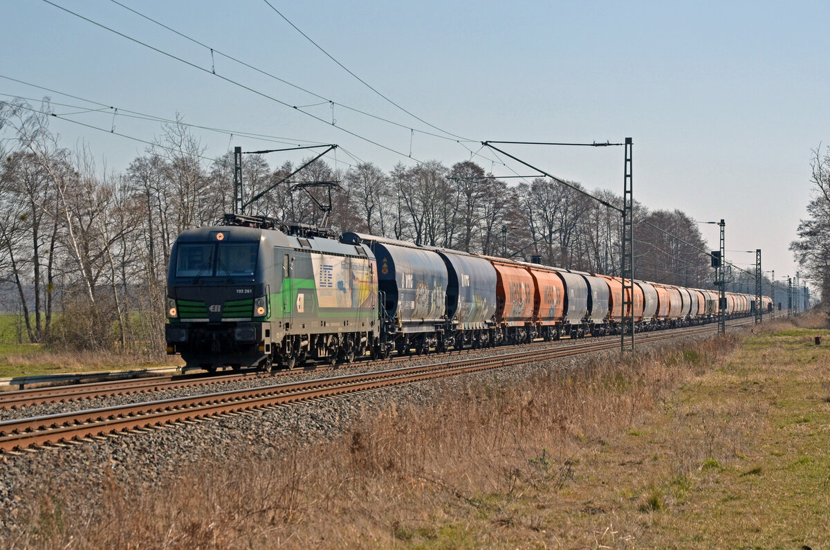 Am 20.03.22 schleppte 193 261 der LTE einen Silozug durch Jütrichau Richtung Magdeburg.