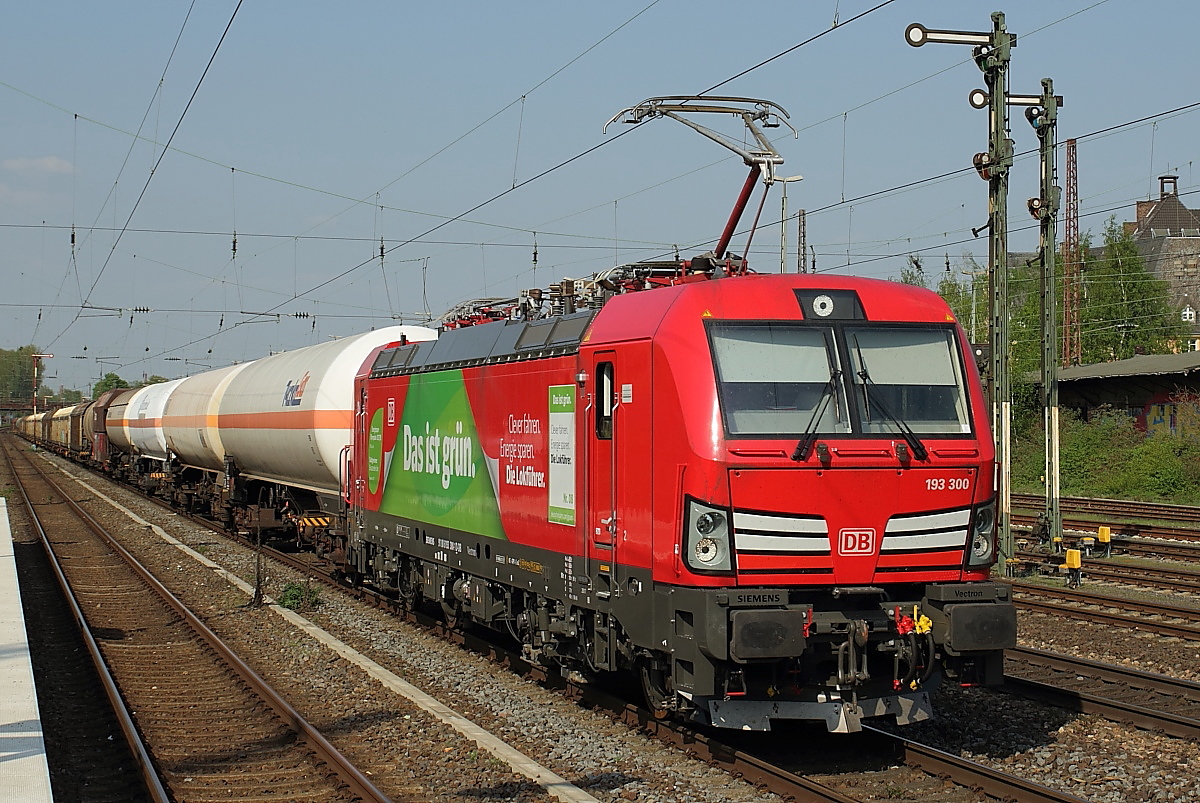 Am 20.04.2018 durchfährt 193 300 Düsseldorf-Rath