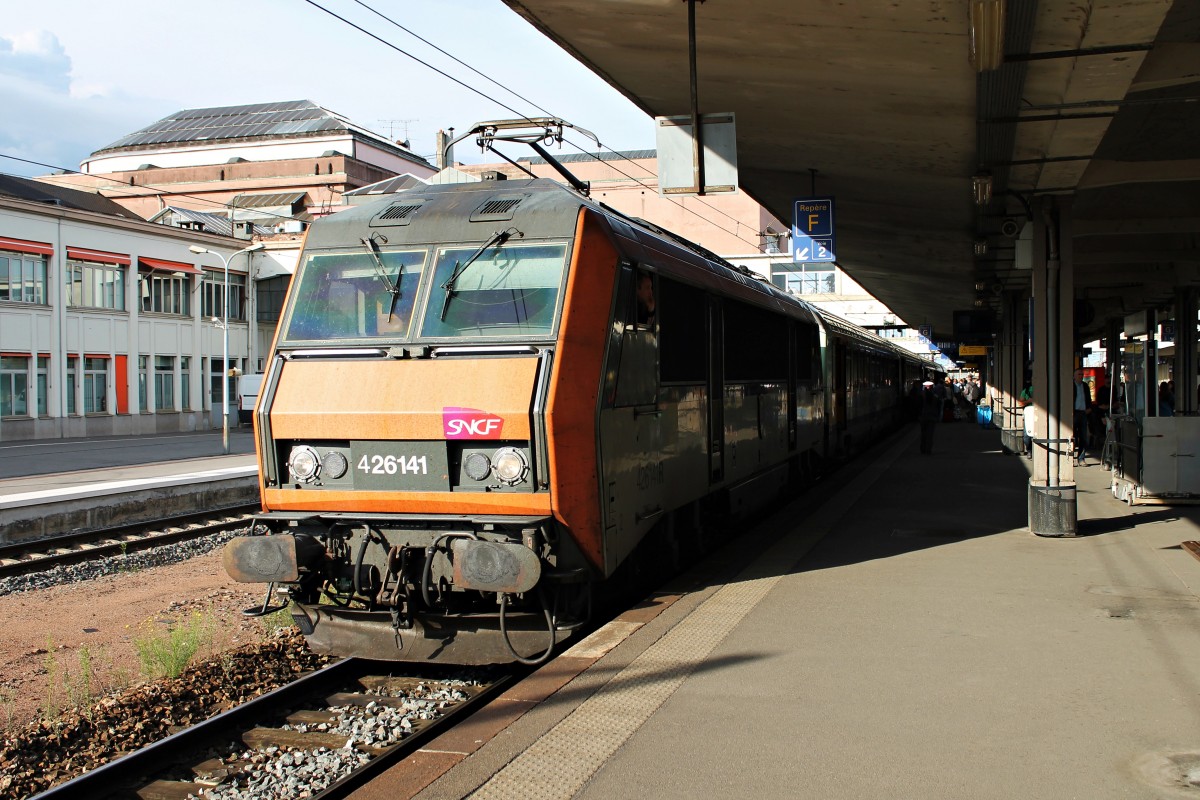 Am 20.08.2014 stand SNCF BB 426141  Libourne  mit einem TER (Strasbourg - Basel SBB (SNCF)) in Mulhouse Ville.