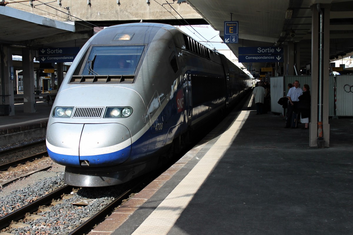 Am 20.08.2014 stand TGV Euroduplex 4708 als TGV (Paris Est - Zürich HB) im Bahnhof von Mulhouse Ville.