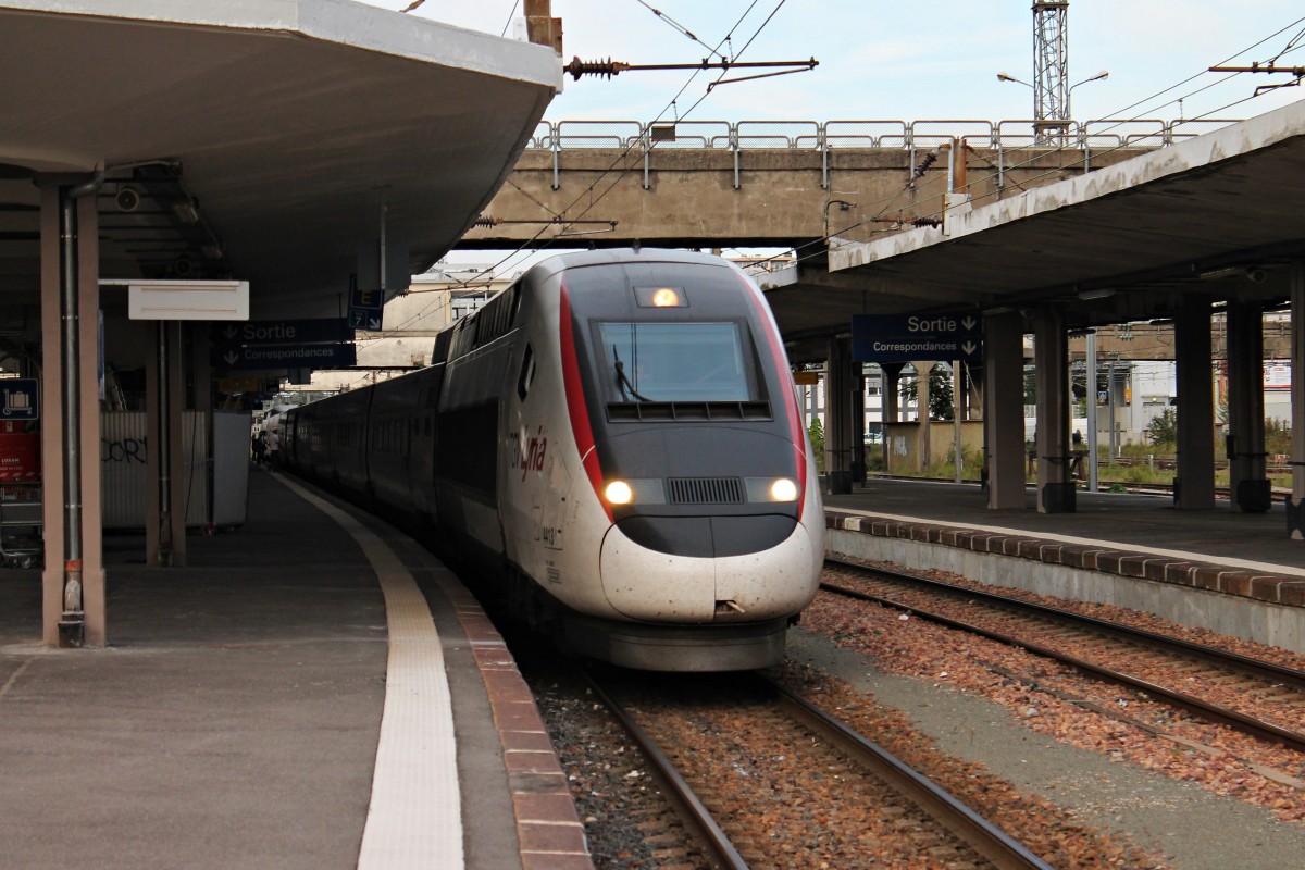 Am 20.08.2014 stand TGV Lyria 4413 als TGV (Paris Est. - Zürich HB) im Bahnhof von Mulhouse Ville.