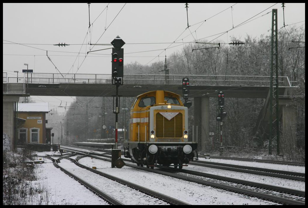 Am 20.2.05 kam die Wiebe Lok 3 solo in Richtung Osnabrück fahrend durch den Bahnhof Natrup Hagen.