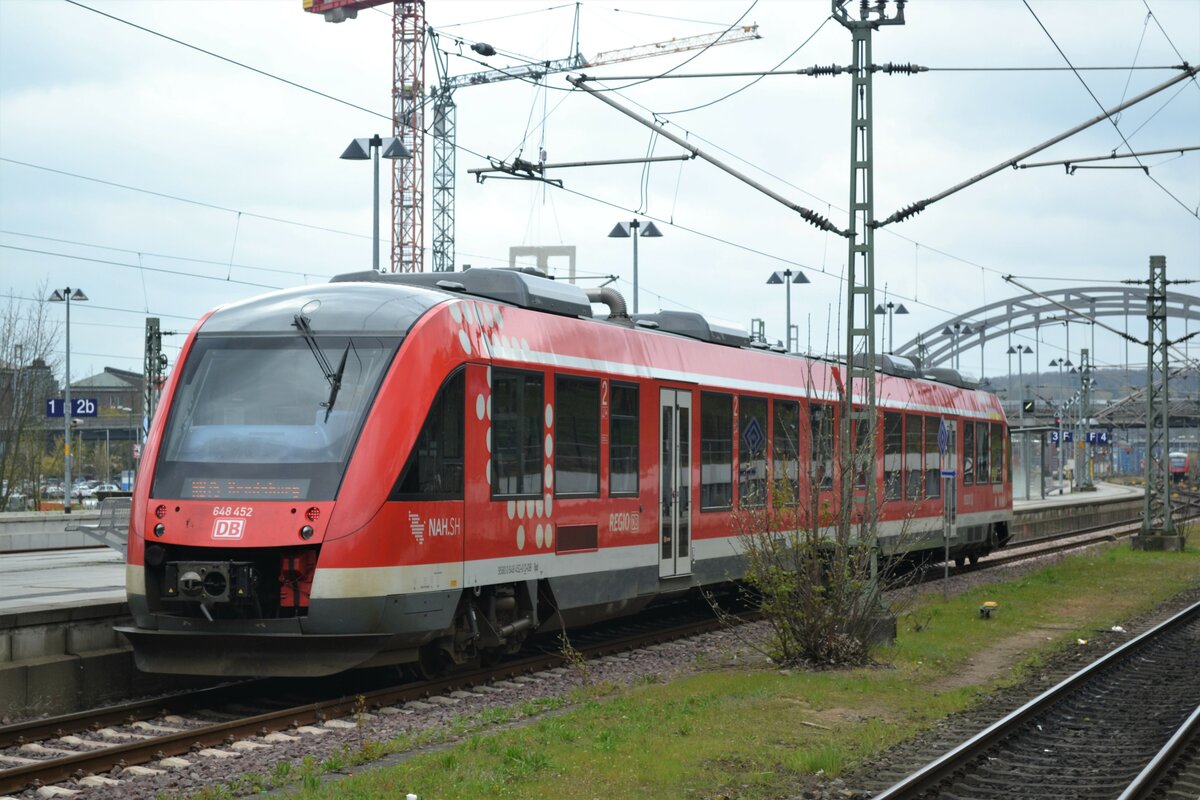 Am 21.04.2017 macht sich 642 452 als RB 75 auf den weg von Kiel nach Rendsburg.
Ort: Kiel, 21.04.2017