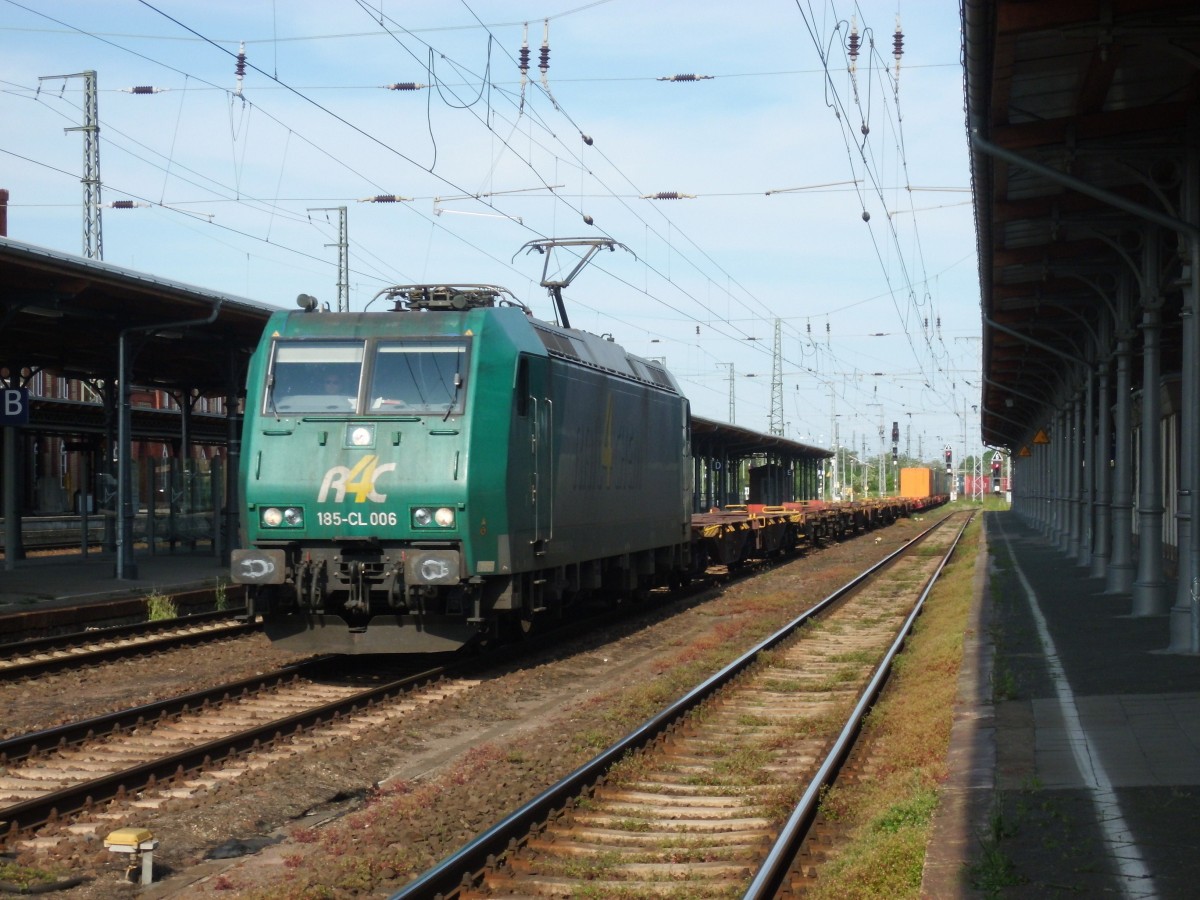 Am 21.05.2014 kam 185 CL 006 (185 506) mit einem Containerzug aus Richtung Magdeburg nach Stendal und fuhr weiter Richtung Salzwedel.