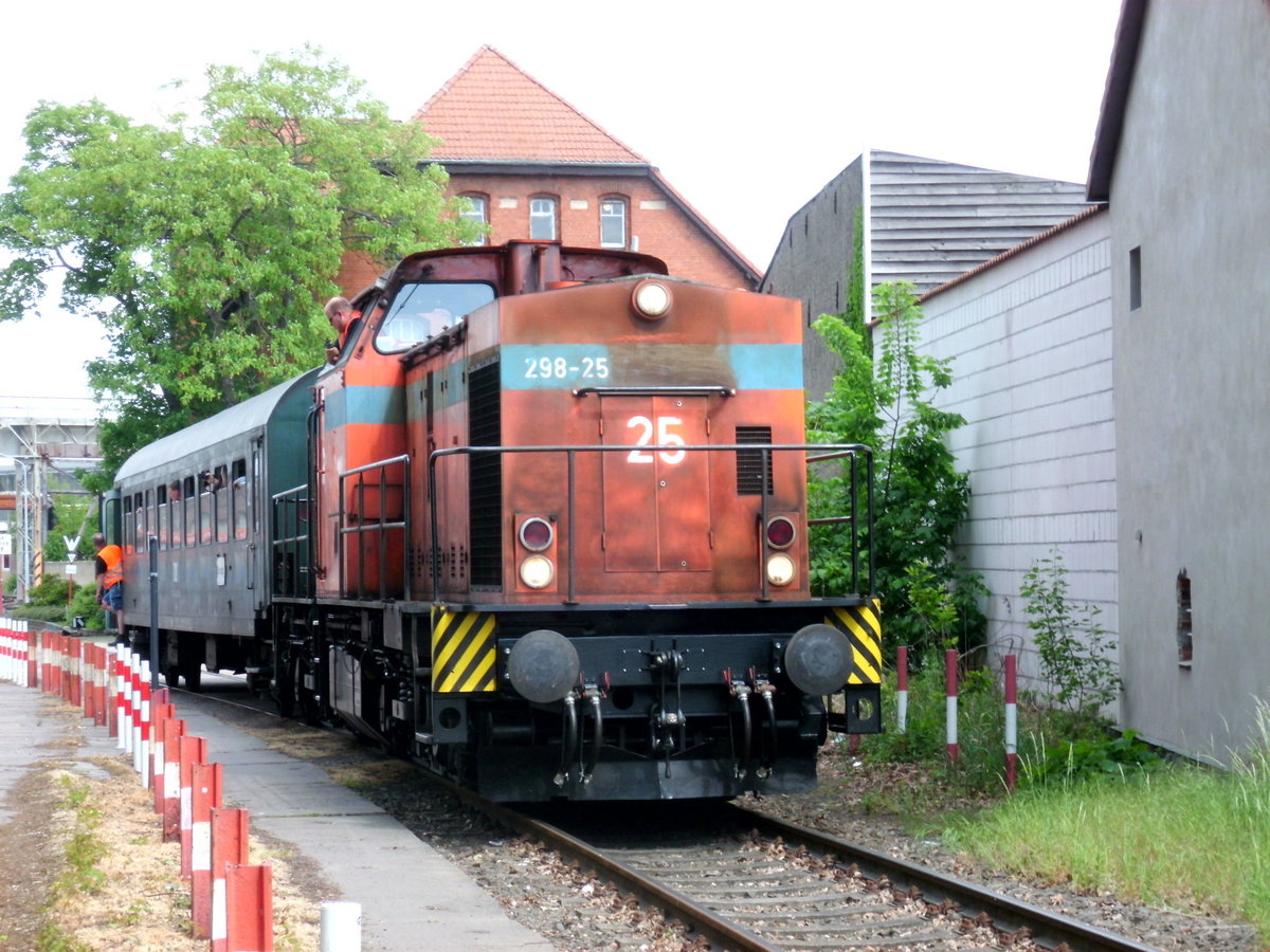 Am 21.05.2016 fuhr der Sonderzug mit 298 135 in das RAW Stendal.