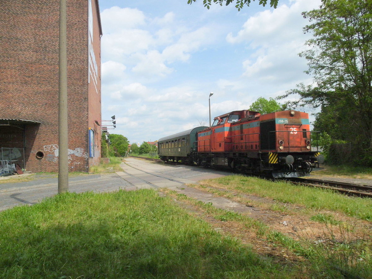 Am 21.05.2016 fuhr der Sonderzug mit 298 135 in das RAW Stendal.