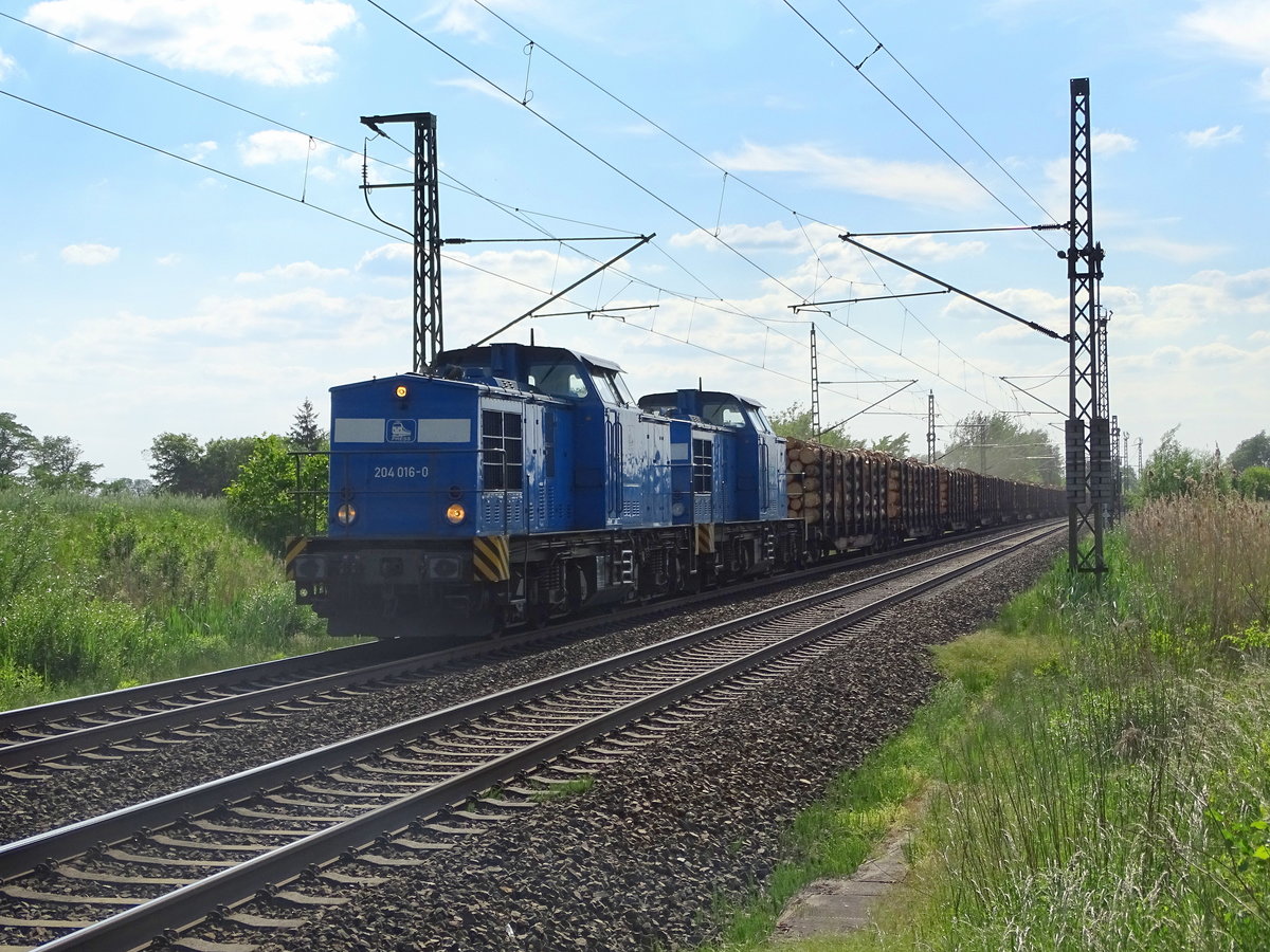 Am 21.05.2018 kamen die 204 016(204 314)&204 036(202 586) mit einem vollen Holzzug aus Richtung Hannover nach Stendal und fuhr weiter in Richtung Borstel/Niedergörne.