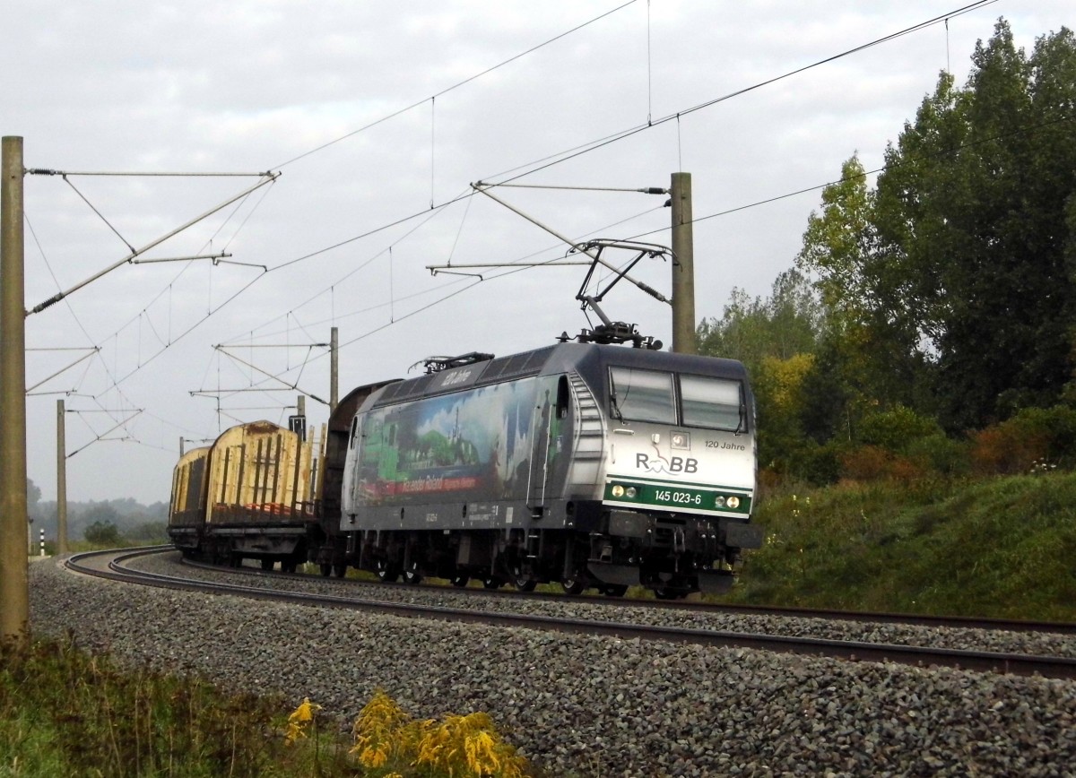 Am 21.09.2015 kam die 145 023-6 von der Press aus Richtung Borstel und fuhr weiter in Richtung Stendal .