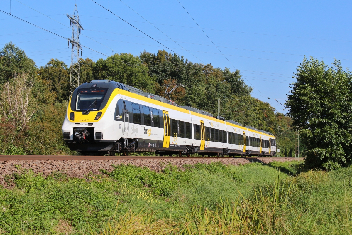 Am 21.09.2020 ist ein Talent 2 von Abellio als RE 17b nach Stuttgart bei Wiesloch unterwegs.