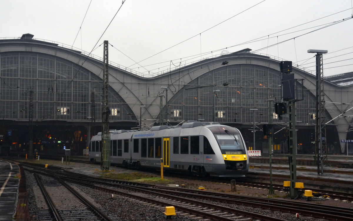 Am 21.12.17 verlässt 648 296 mit Ziel Döbeln den Leipziger Hbf.