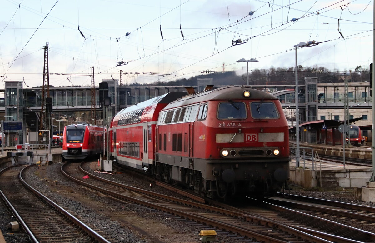 Am 2.12.21 zog 218 436 den RE 5 (4241) von Ulm nach Lindau Insel. Hier gerade bei der Ausfahrt aus Ulm Hbf.