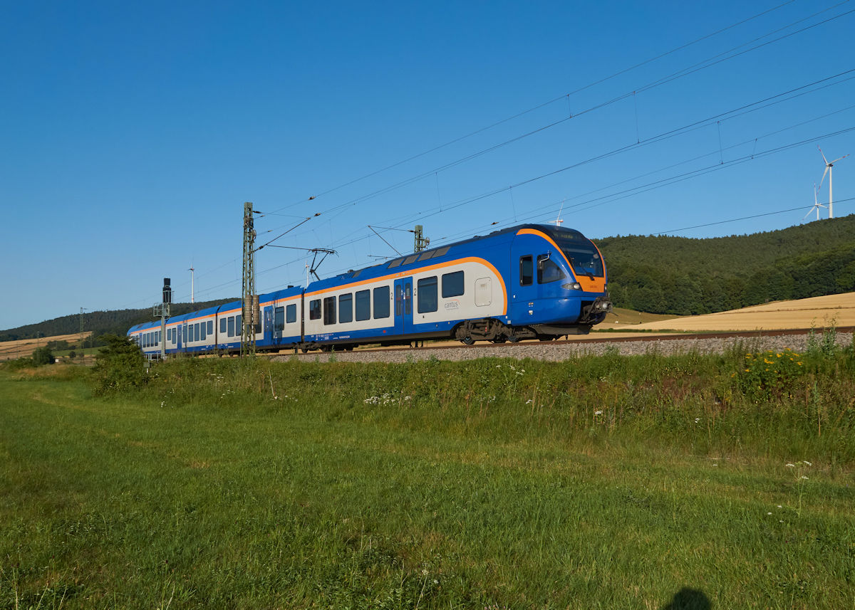 Am 21.7.2020 war 428 501 als RB 242272 auf dem Weg von Kassel nach Fulda. In Kürze wird der Bahnhof Haunetal-Neukirchen erreicht.