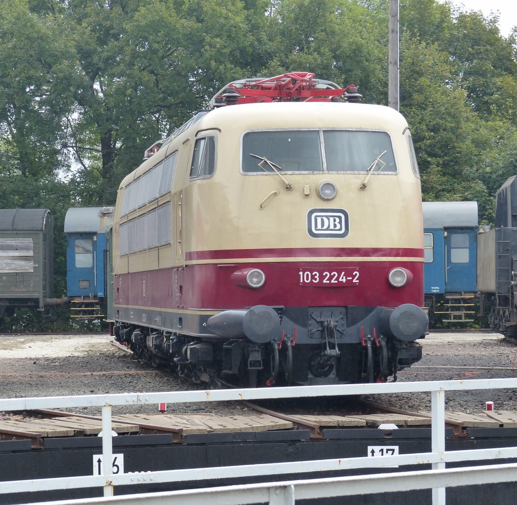 Am 21.und 22.09.2013 fand bei der IG 58 3047 in Glauchau die grosse Lokausstellung statt.ber die Drehscheibe fotografiert 103 224.