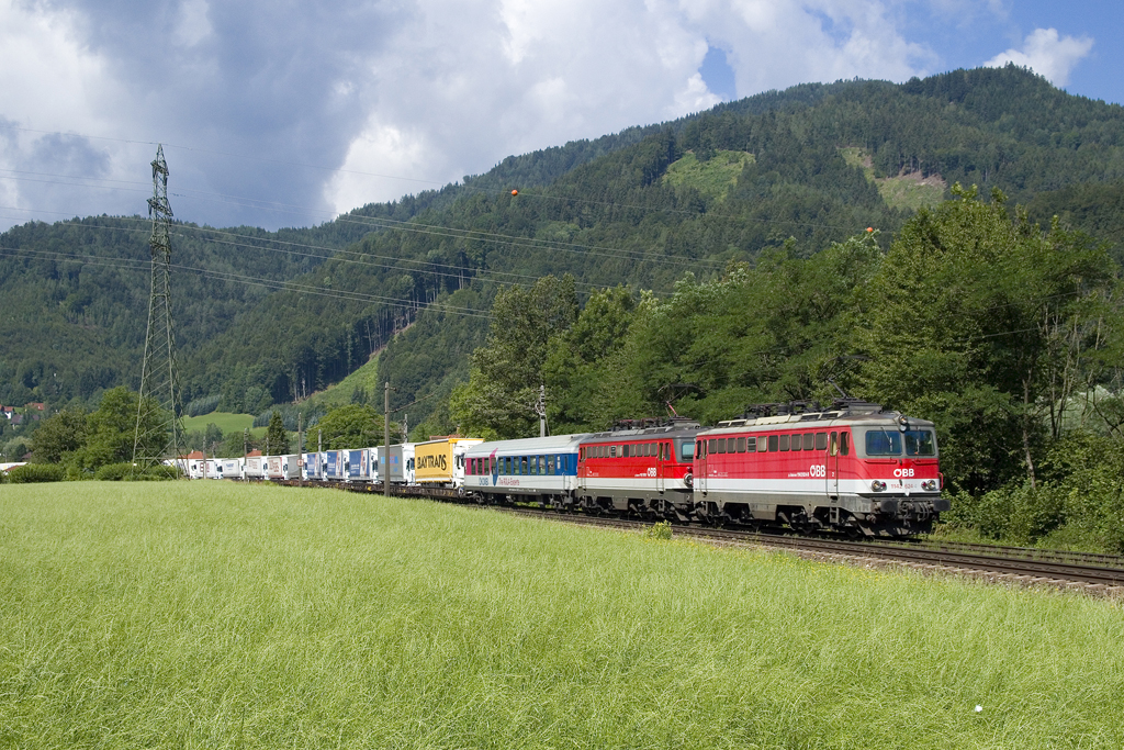 Am 22. Juli 2016 war 1142 624 gemeinsam mit 1142 698 mit der Rola 41402 von Maribor Tezno nach Wels unterwegs und konnte in Peugen festgehalten werden. 