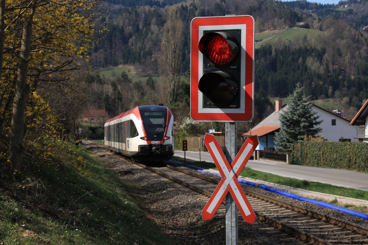 Am 22. März 2014 verkehrte 5063.12 als S61 von Wies-Eibiswald nach Graz Hbf. Aufgenommen auf der Leibenfelder-Höhe. 